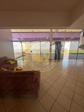 CASA DE ESQUINA PARA LOCAÇÃO | TERRENO AMPLO – 930 m²
