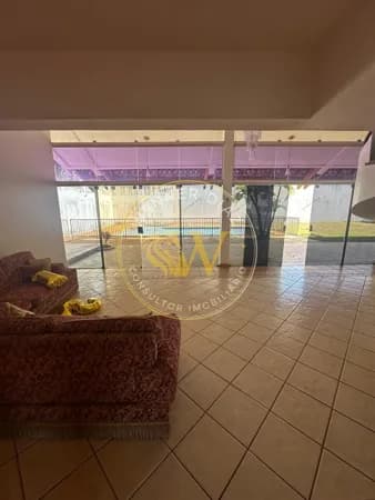 CASA DE ESQUINA PARA VENDA | TERRENO AMPLO – 930 m²