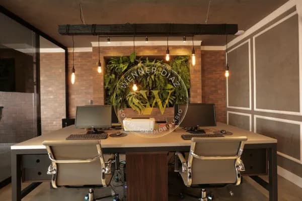 SALA COMERCIAL MOBILIADA E LOCADA À VENDA NA AVENIDA XV DE NOVEMBRO – R$ 650.000,00