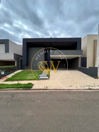 Casa de Alto Padrão no Condomínio Quinta do Lago 1 – Zona Leste