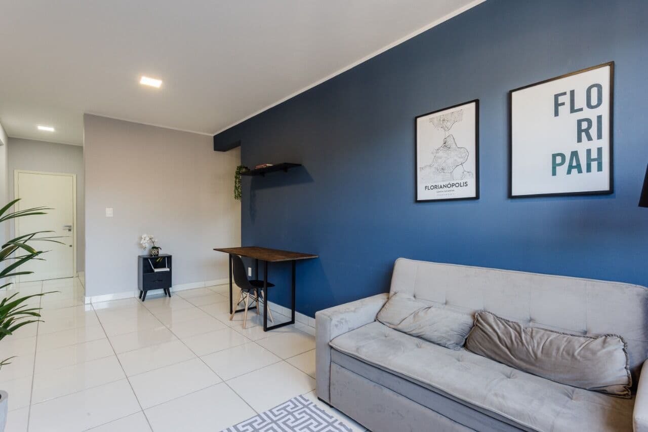 Apartamento reformado e mobiliado