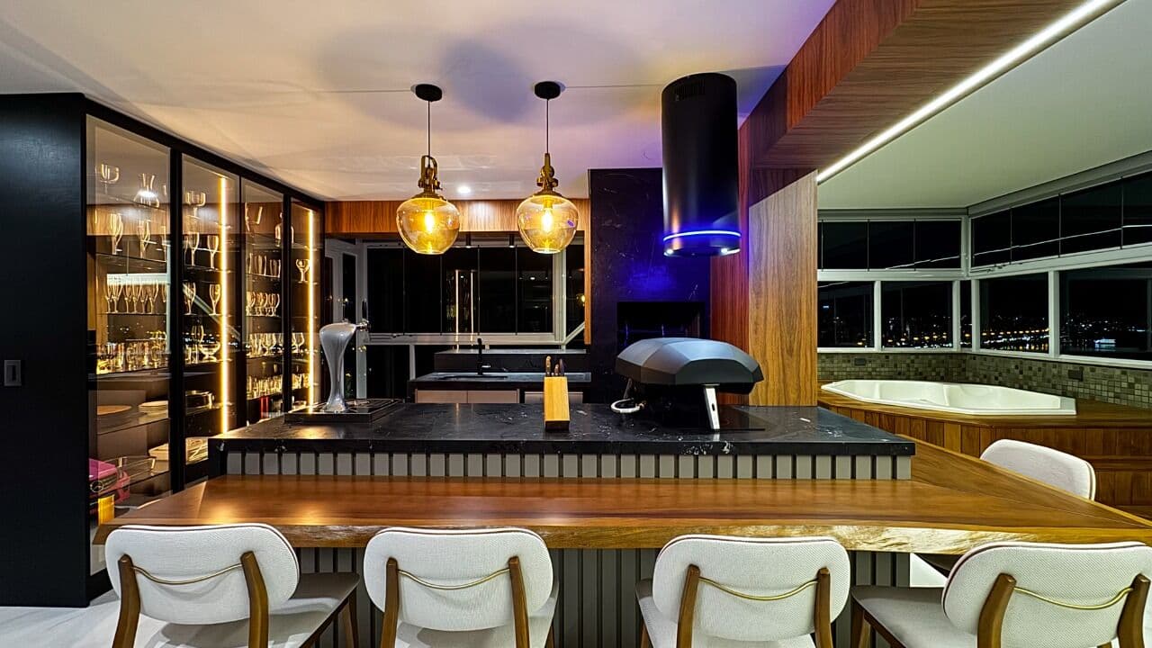 Apartamento Cobertura Duplex a poucos metros Beira Mar e Shopping