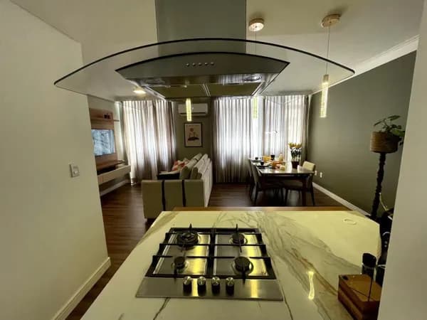 Apartamento Reformado próximo a Beira Mar