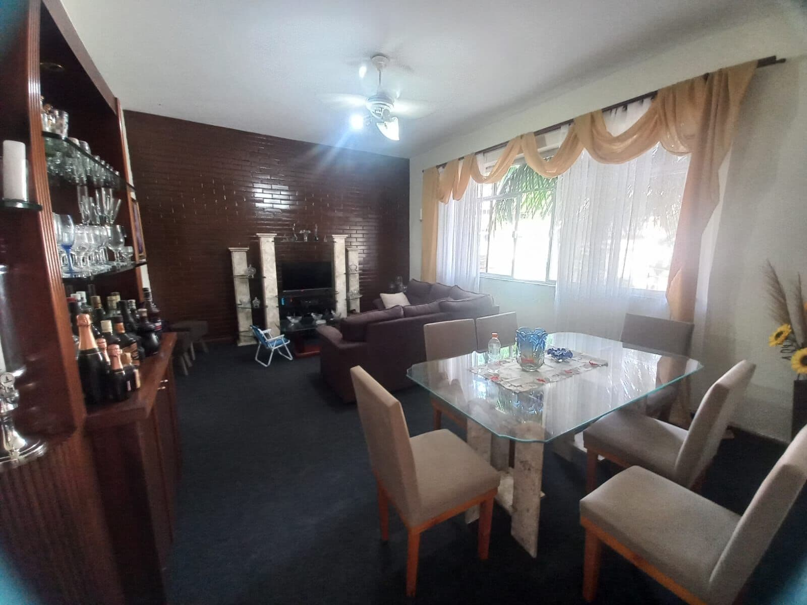 MARAVILHOSA CASA COM PISCINA