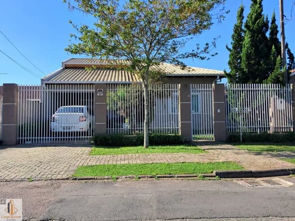 Casa Térrea 180m2 venda bairro Orleans em Curitiba.