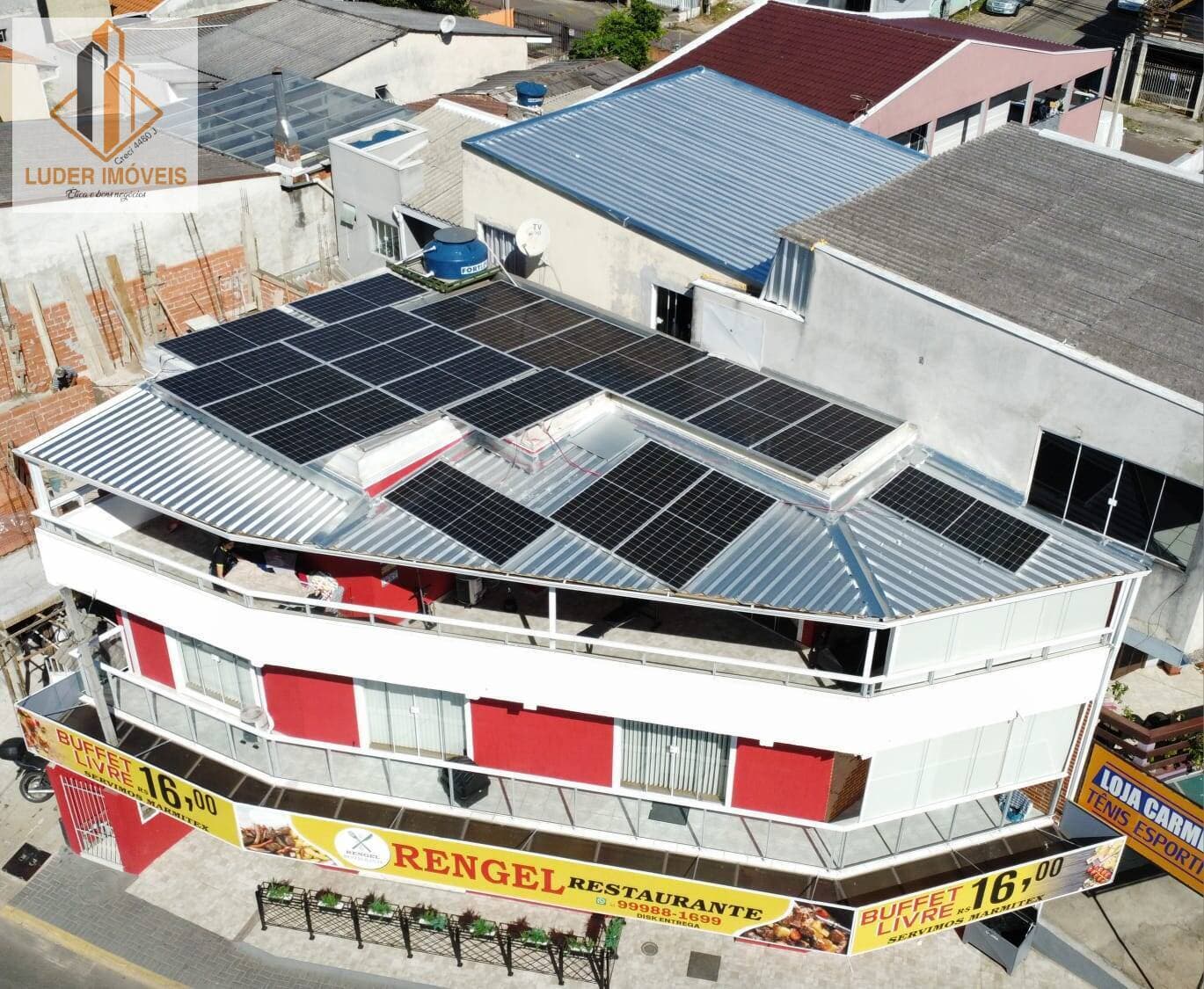 Sobrado Triplex com Ponto Comercial Mobiliado venda Cidade Industrial.
