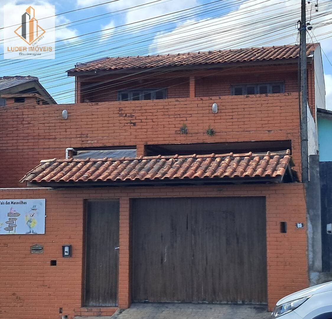 Casa 3 dorms. 130m2 venda Jd. Florestal, Campo Largo, Pr
