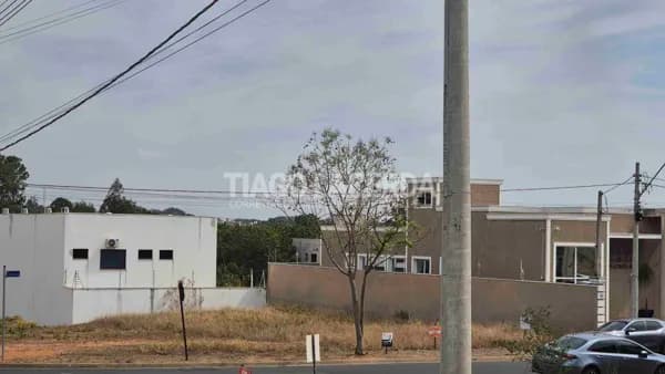 Terreno à Venda Holambra – 360 m², localizado próximo ao Boulevard Holandês
