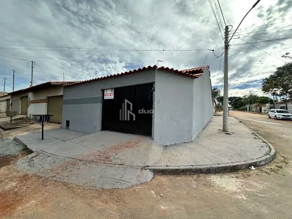 Casa 2 Quartos Com Quintal Entrada Facilitada Próximo ao Fórum de Guapó - GO