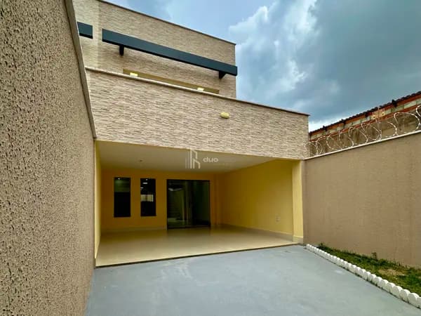 Sobrado 3 Quartos Sendo 2 Suítes | Quintal | Park Solar Goiânia
