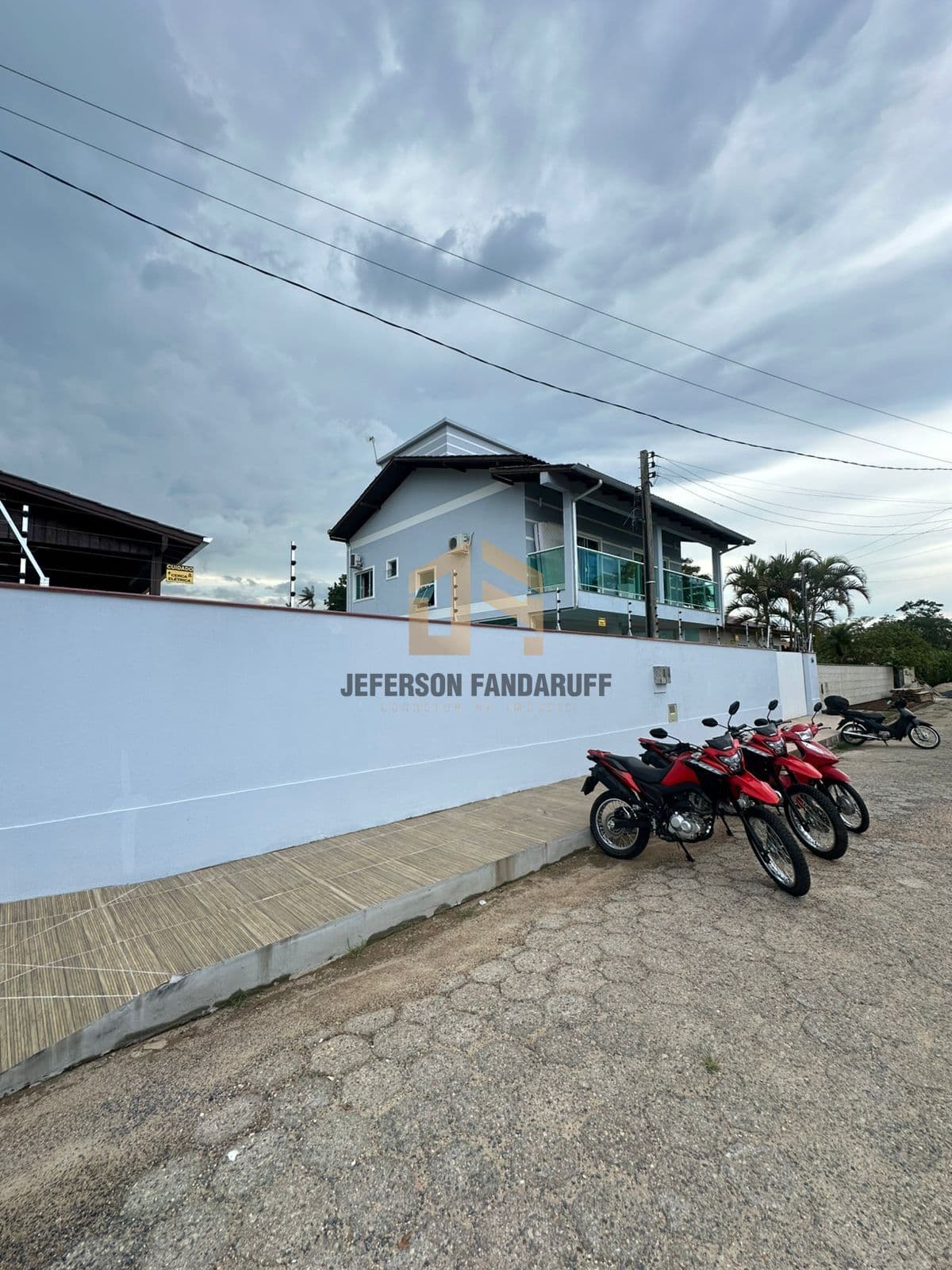 Casa Alto Padrão à Venda na Tajuba I em São João Batista