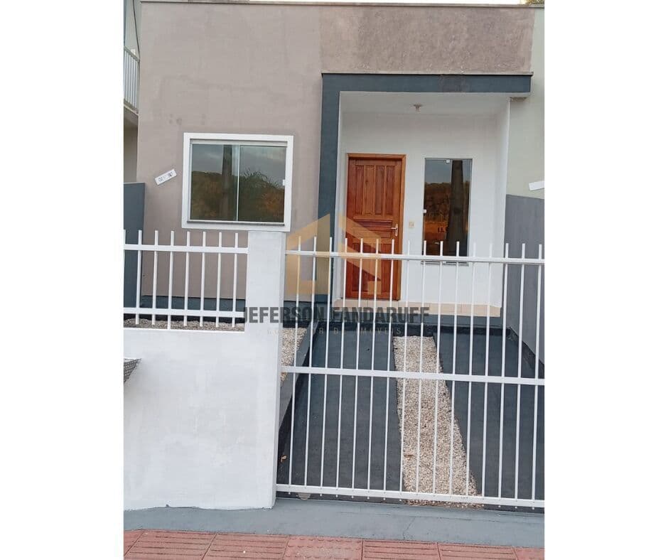 Casa à venda com possibilidade de financiamento pela Caixa