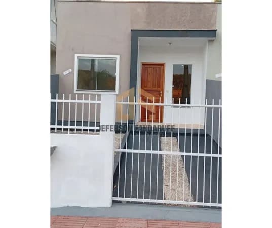Casa à venda com possibilidade de financiamento pela Caixa