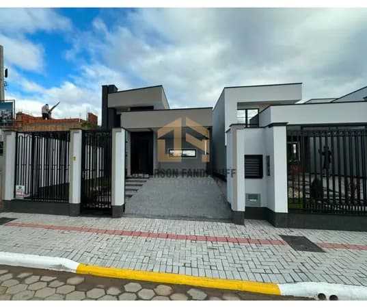 🏡 Casa de Alto Padrão à Venda no Centro de Canelinha