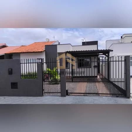 Casa Alto Padrão com Piscina em Tijucas