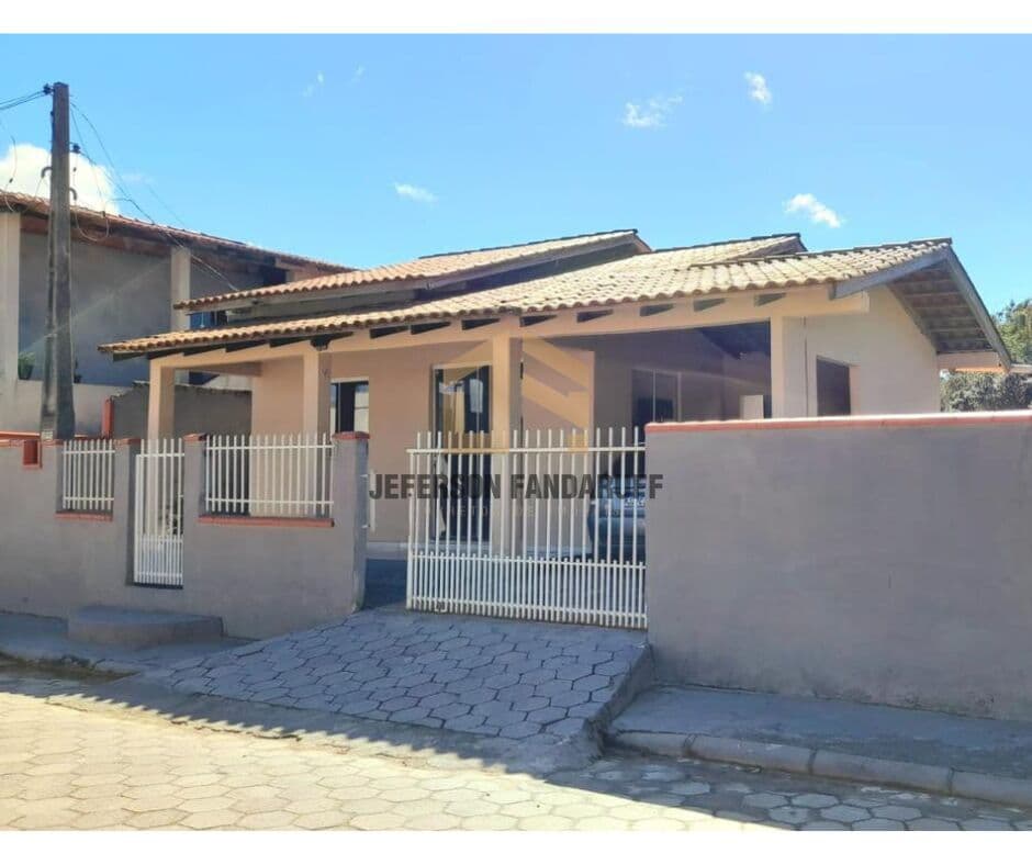 CASA À VENDA – BAIRRO NOVA DESCOBERTA – Tijucas