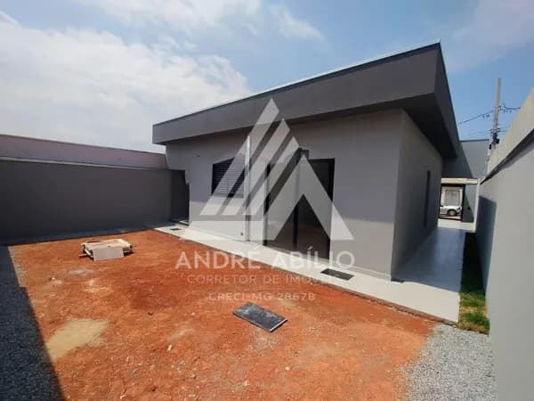 Casa linda em FASE DE CONSTRUÇÃO no Parque Real!