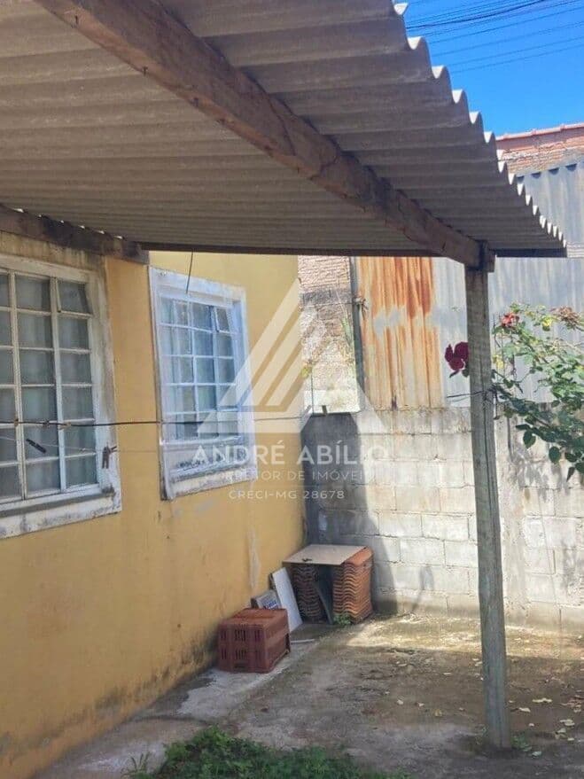 Casa no Colina Verde com lote inteiro!!