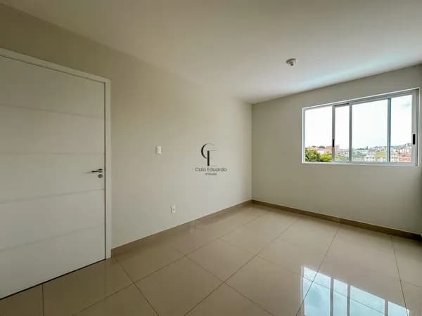 Apartamento à Venda - 2 Quartos, 1 Vaga, Lavanderia Externa - 48m²