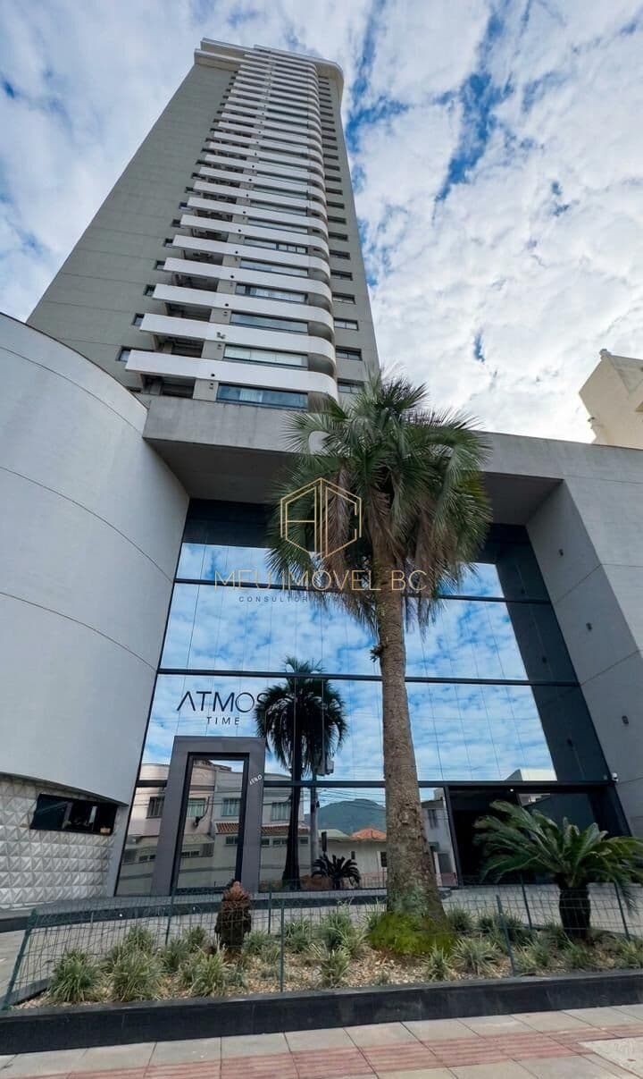Apartamento com 3 dormitórios no Ed. Atmos Time em Itajaí, com 3 dormitórios sendo 1 suíte.