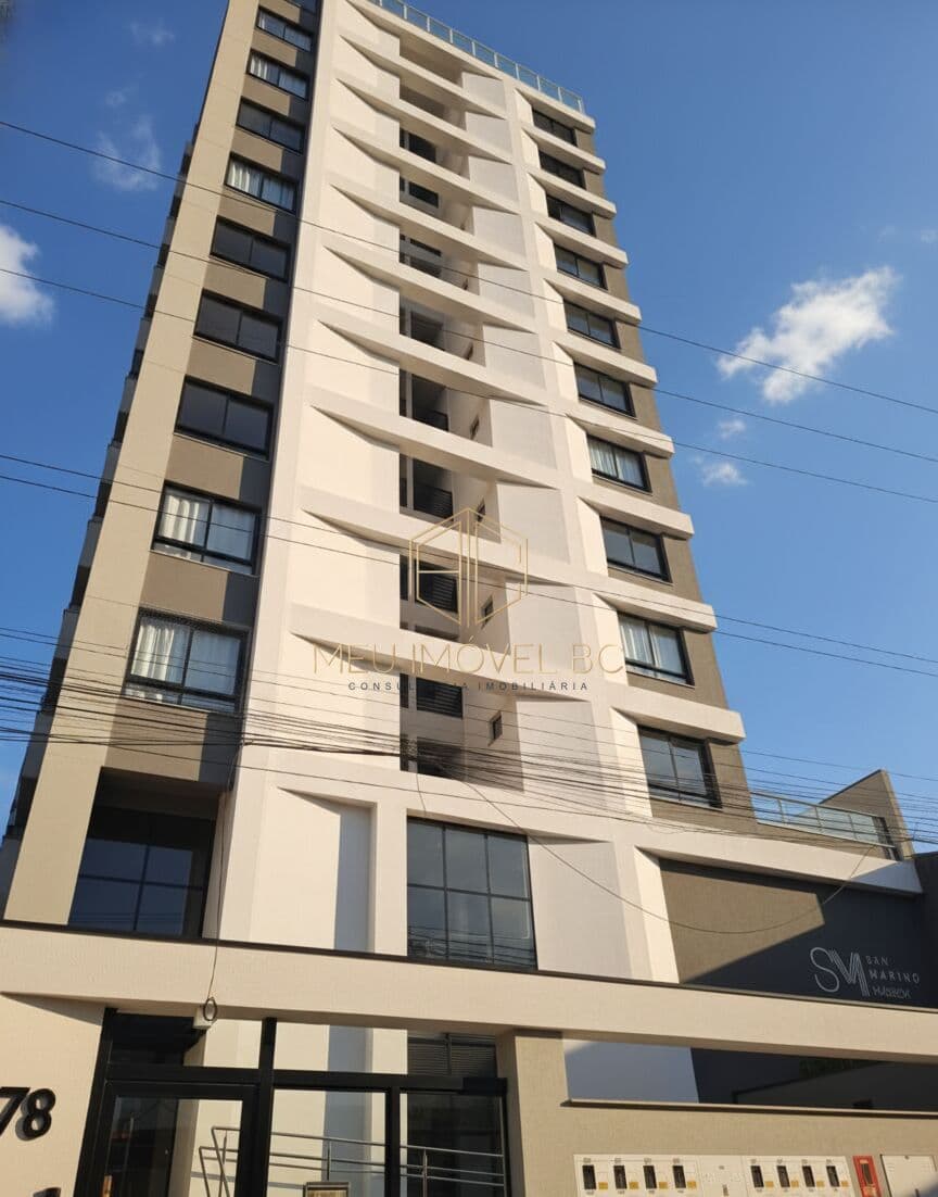 Apartamento com 3 dormitórios no Ed. San Marino em Itajaí.