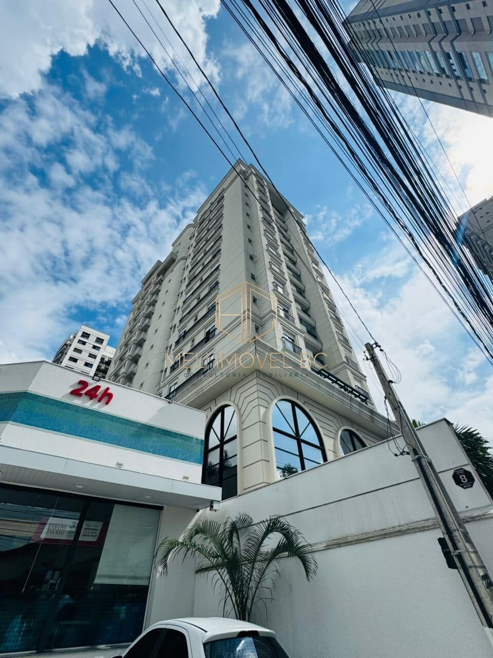 Apartamento no Edificio Grand Palais no bairro Fazenda em Itajaí.