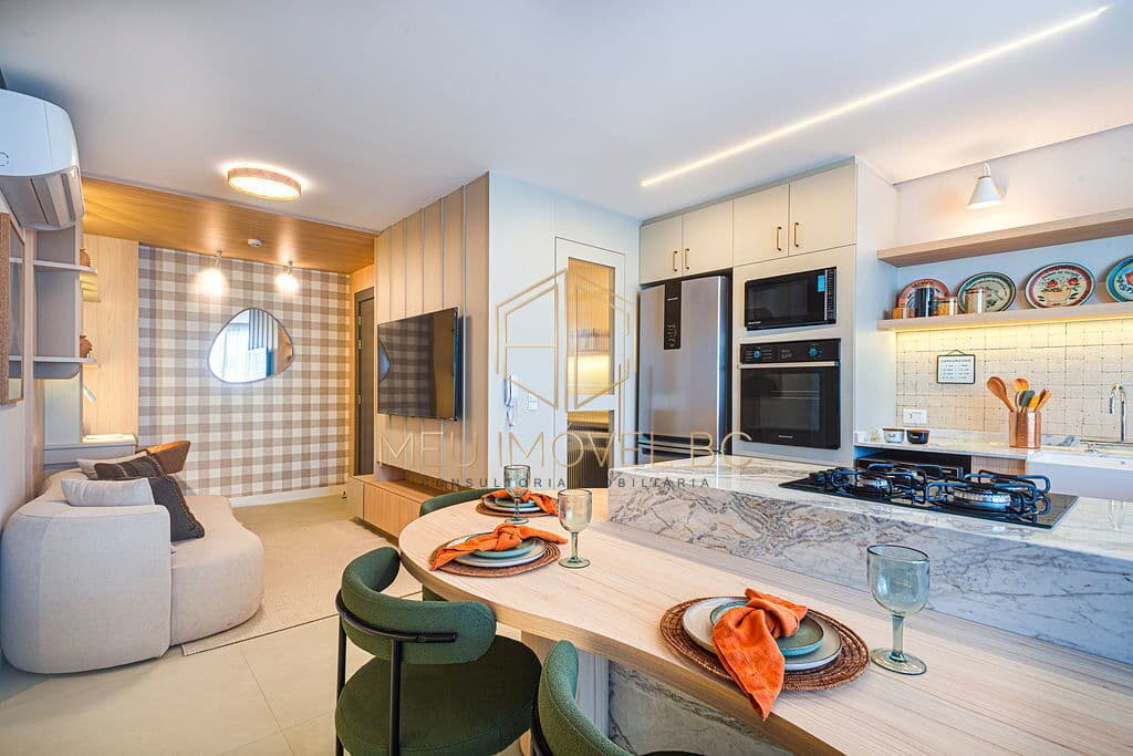 Apartamento Mobiliado e equipado, com 2 dormitórios sendo 1 suíte no Duque 375 em Itajaí.