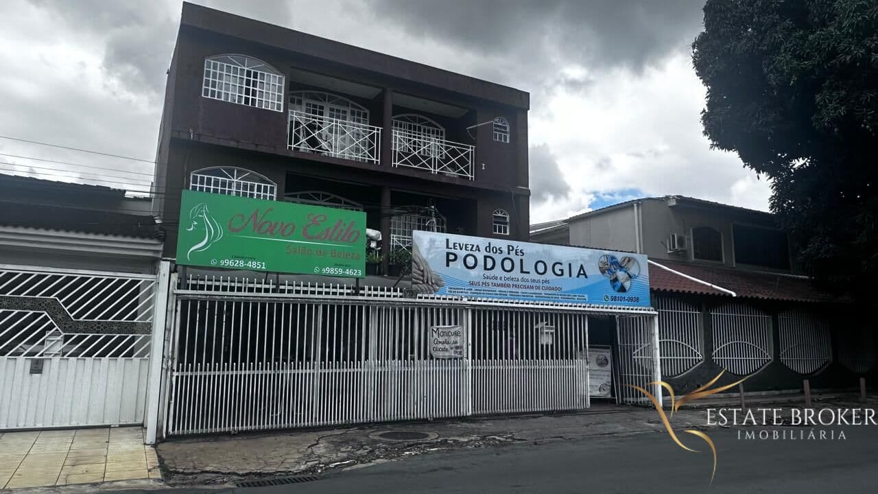 Prédio Residencial e Comercial à Venda - Guará I na QI 12