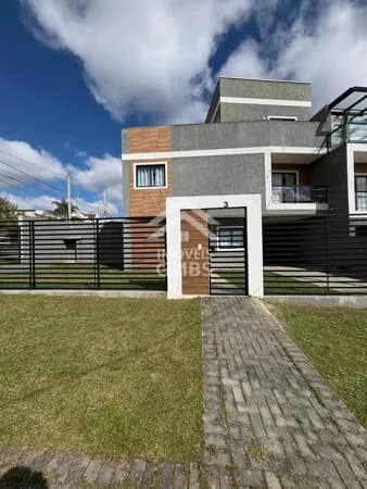 🏡 Sobrado à venda no bairro Tingui – Curitiba/PR