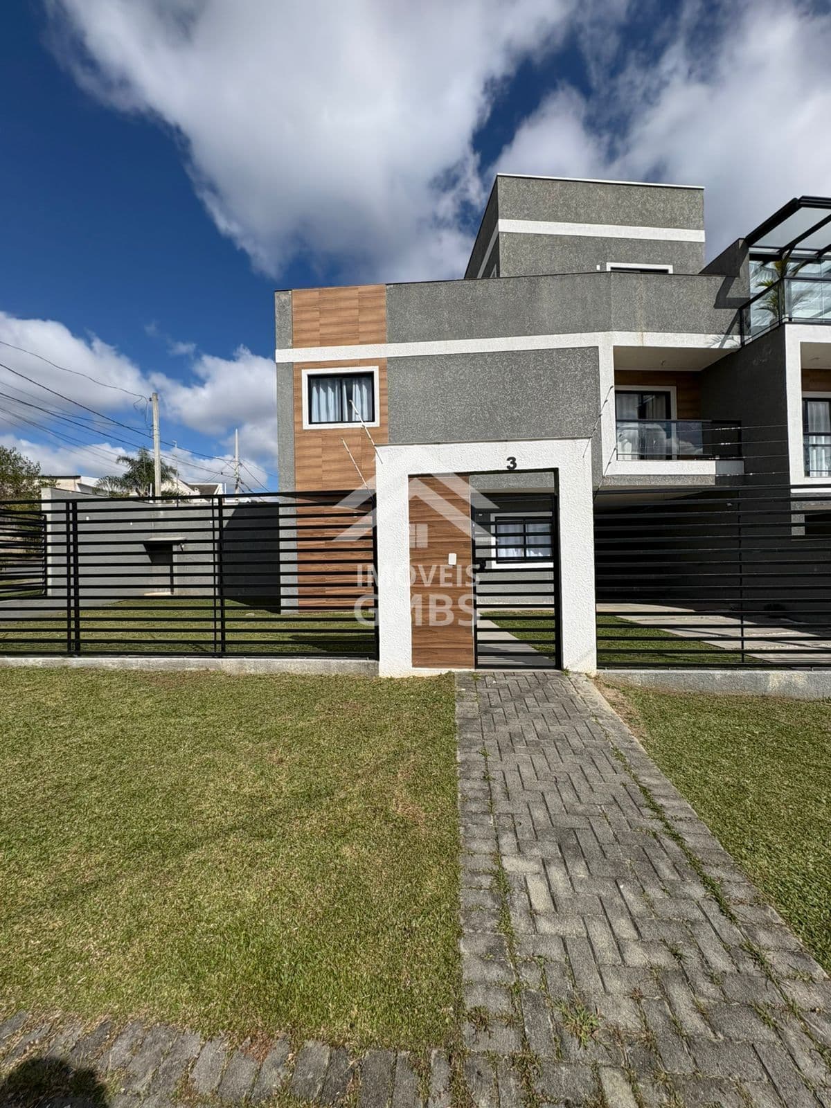 🏡 Sobrado à venda no bairro Tingui – Curitiba/PR