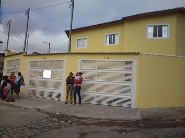 Sobrado Padrão para Venda em Parque Residencial Califórnia Itaquaquecetuba-SP