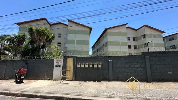 Apartamento com 2 Quartos e 1 banheiro à Venda, 48 m² por R$ 165.000