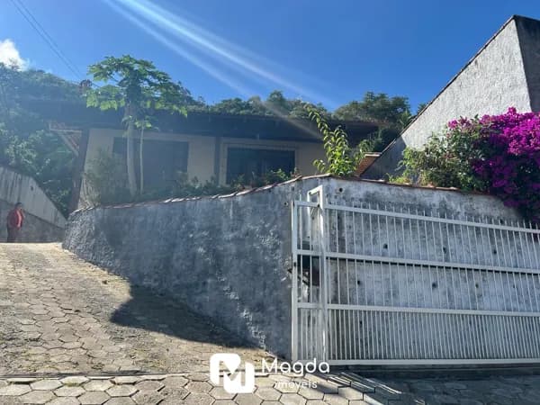 Excelente oportunidade de adquirir sua casa no bairro Salto Weissbach em Blumenau-SC