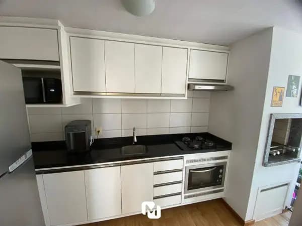 Venda de Apartamento semimobiliado com 2 Dormitórios , sacada, elevador, churrasqueira e área de festas!