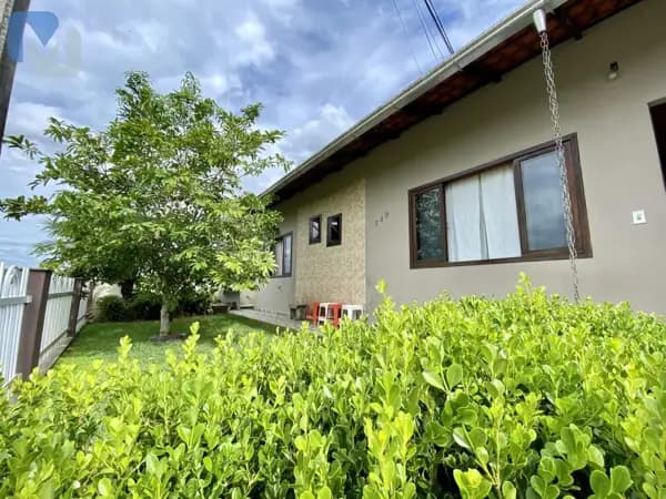 Casa térrea em Indaial com 3 dormitórios em rua asfaltada, possibilidade de 2 moradia.