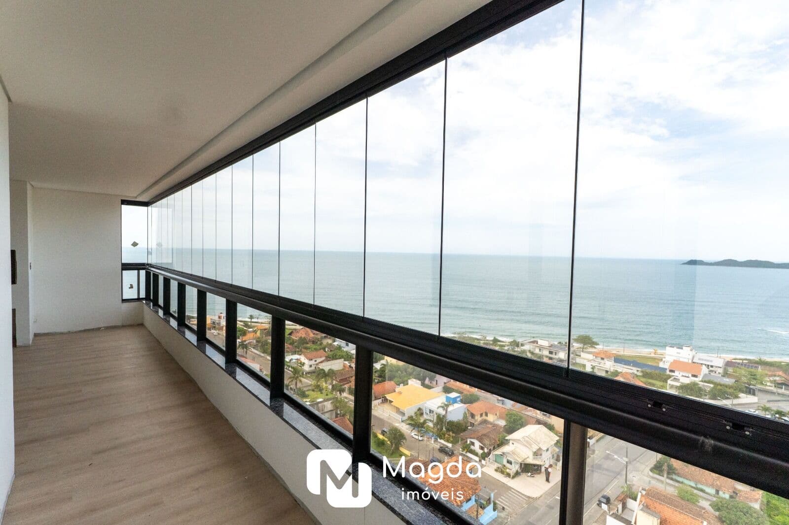 Apartamento à venda, 3 quartos, 2 vagas, Bairro Centro, Penha/SC