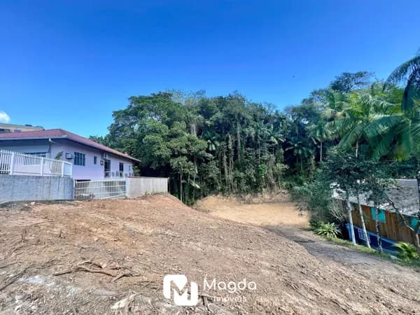 Terreno com 2.156m² próximo a Central Ailos, no Bairro Velha.