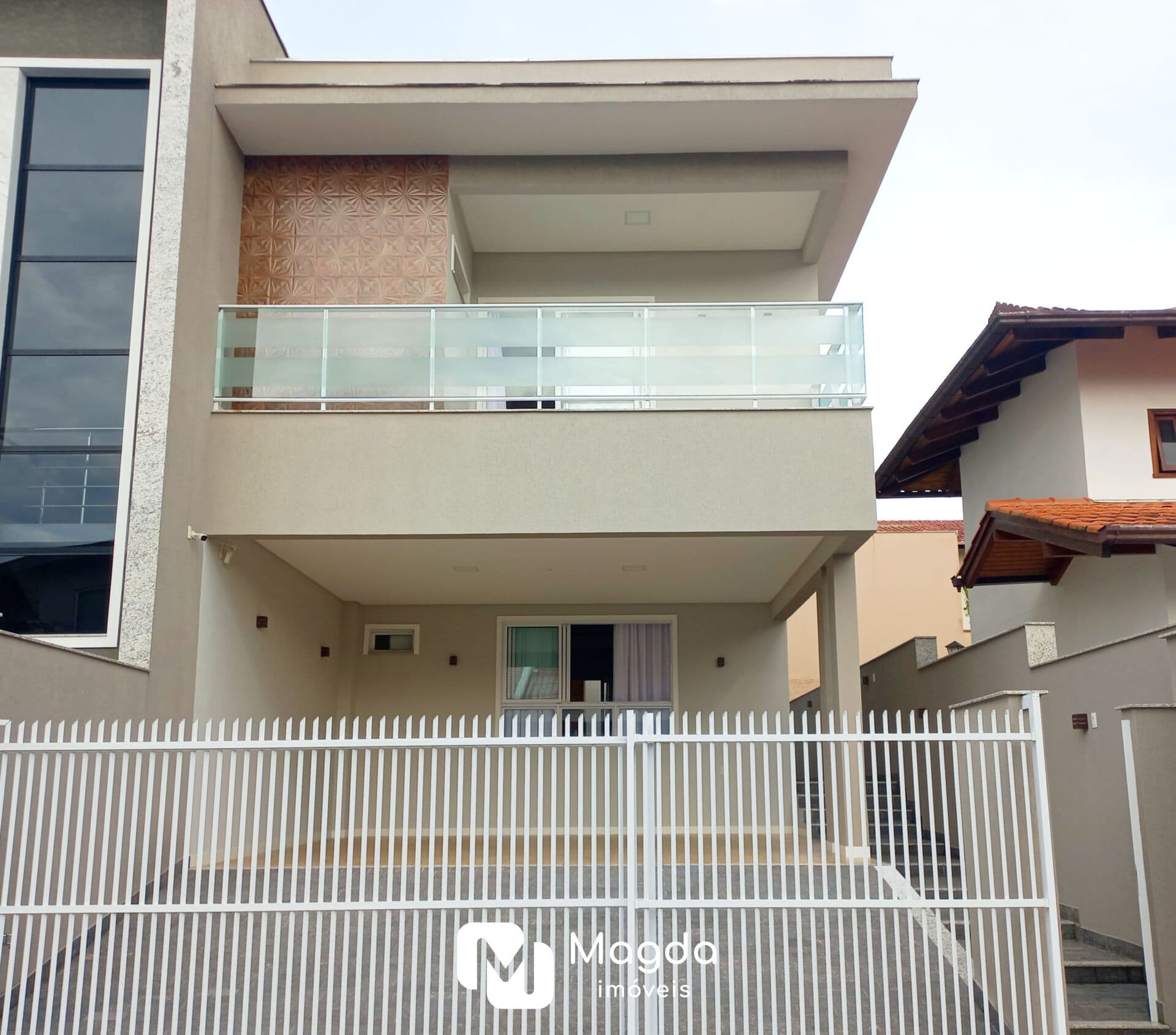 Excelente Residência de Alto Padrão, NOVA, Semi Mobiliada, Escola Agrícola, Blumenau