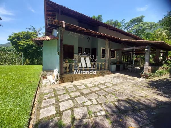 Casa de 4 qts, em Cond na Caneca Fina, com piscina, sauna e espaço gourmet