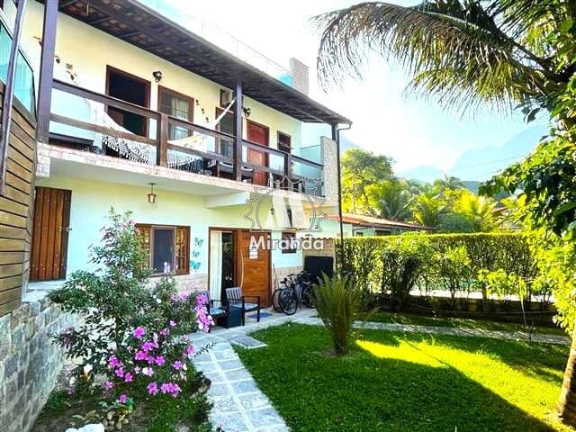 Casa de 9 qts, em Condomínio no Limoeiro com cachoeira, atende 2 famílias