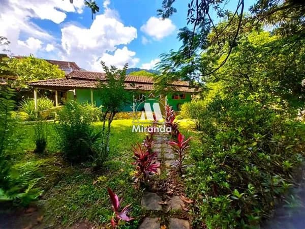 Casa de 12 qts, 3.200m² de terreno, no Parque Silvestre, com piscina e espaço gourmet