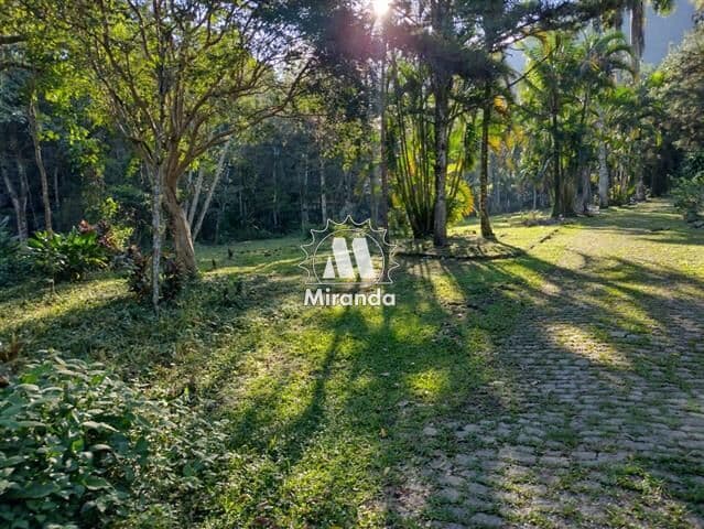 Sítio de 274.000m², 29 qts, na subida da Serra, perfeito para pousada