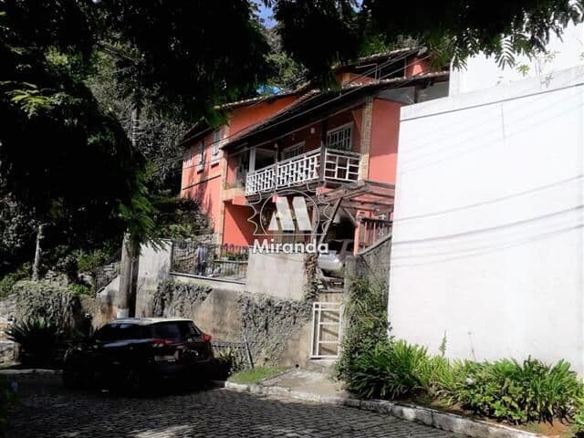 Casa de 4 qts, em Condomínio de Teresópolis