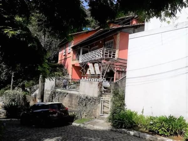 Casa de 4 qts, em Condomínio de Teresópolis