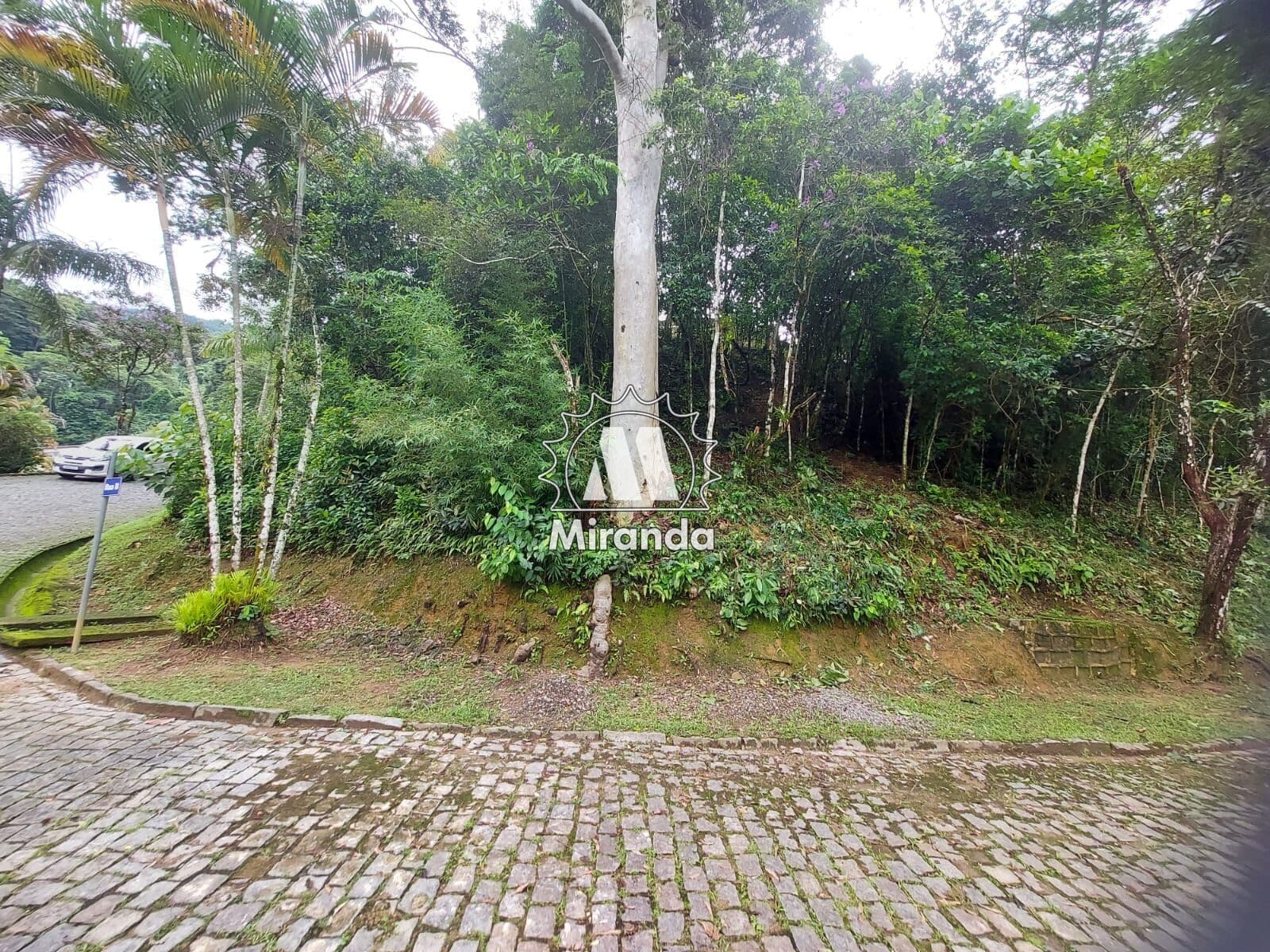 Lotes em Condomínio na Caneca Fina, 855m² e 530m²