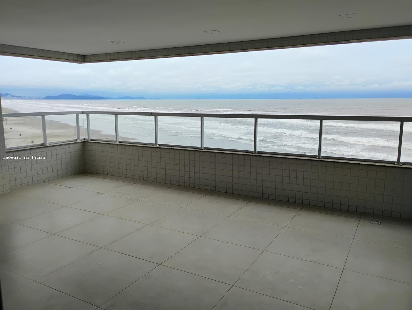 Apartamento à venda no bairro Vila Caiçara em Praia Grande/SP