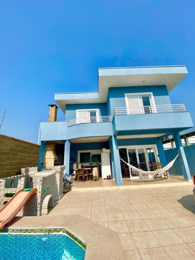 Casa à venda no bairro Solemar em Praia Grande/SP