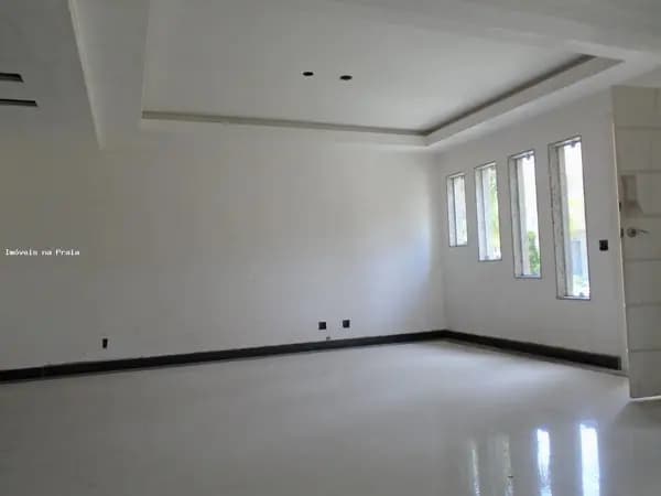 Sobrado à venda no bairro Balneário Maracanã em Praia Grande/SP