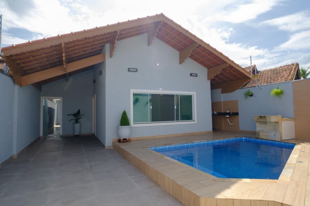 Casa à venda no bairro Balneário Flórida em Praia Grande/SP