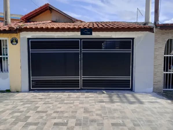 Casa à venda no bairro Vila Mirim em Praia Grande/SP